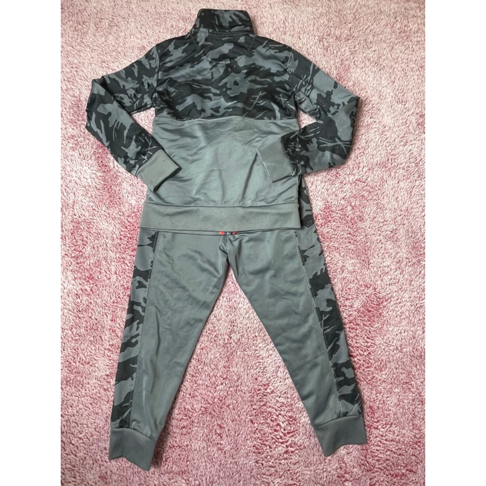 Boys Nike Matching Set track suit Gray Camo orange Size 3/4
